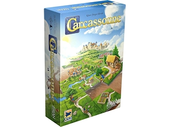 De doos van het bordspel Carcassonne toont een middeleeuws landschap, dat een strategiespel met tegels, steden, wegen en velden voorstelt.